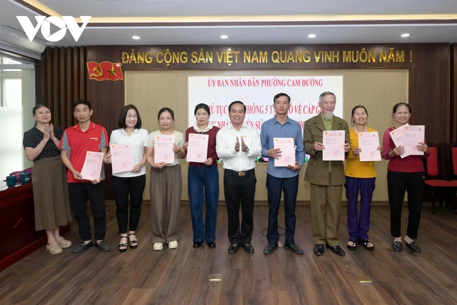 25 ngày xuống nửa ngày: Đột phá cấp sổ đỏ ở một phường của Lào Cai 25 ngày xuống nửa ngày: Đột phá cấp sổ đỏ ở một phường của Lào Cai