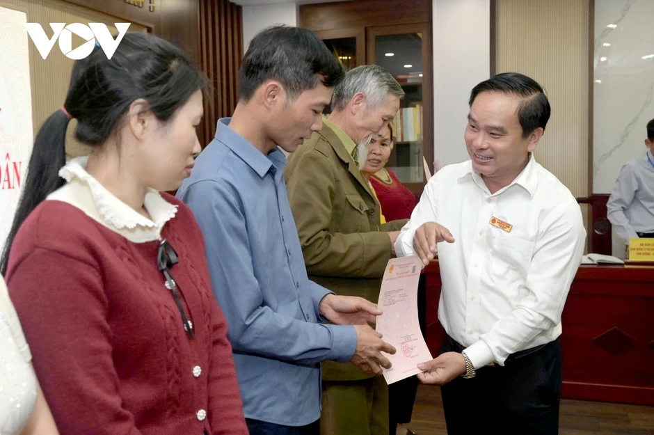 25 ngày xuống nửa ngày: Đột phá cấp sổ đỏ ở một phường của Lào Cai 25 ngày xuống nửa ngày: Đột phá cấp sổ đỏ ở một phường của Lào Cai