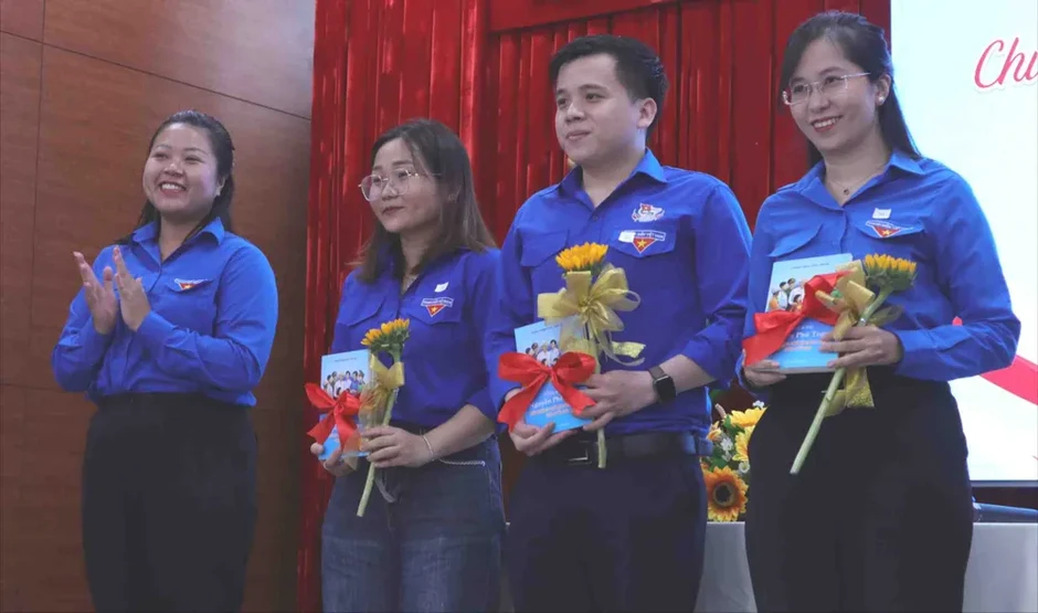 28 phóng viên - biên tập viên được tuyên dương Giải thưởng Ngòi Bút Trẻ năm 2026