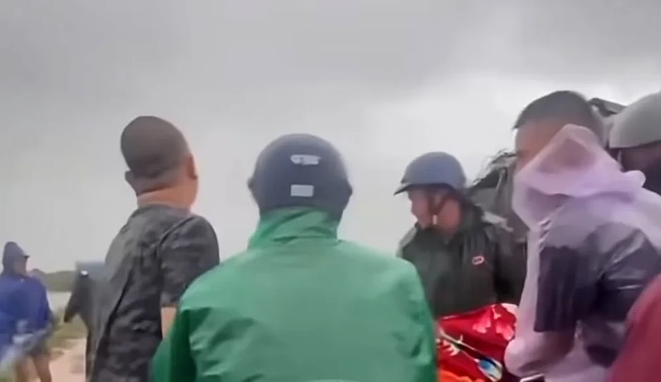 3 người thương vong do sét đánh và nước cuốn 3 người thương vong do sét đánh và nước cuốn