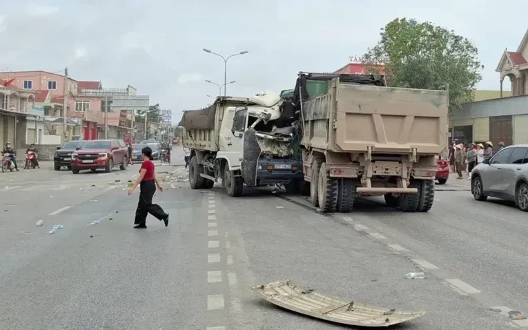 3 ô tô tông liên hoàn trên quốc lộ 1A, 1 người tử vong 3 ô tô tông liên hoàn trên quốc lộ 1A, 1 người tử vong