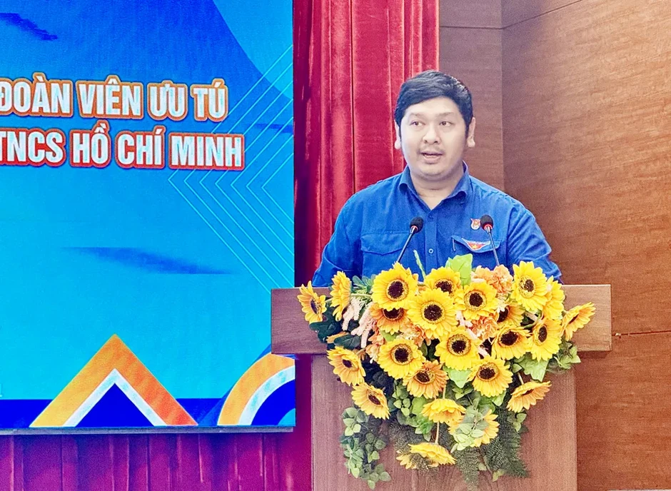 32 gương cán bộ Đoàn được tuyên dương Giải thưởng “Sao tháng ba” 32 gương cán bộ Đoàn được tuyên dương Giải thưởng “Sao tháng ba”