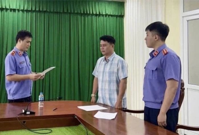 4 cựu cán bộ bị khởi tố liên quan vụ nữ sinh tử vong ở Vĩnh Long: Trách nhiệm bồi thường ra sao? 4 cựu cán bộ bị khởi tố liên quan vụ nữ sinh tử vong ở Vĩnh Long: Trách nhiệm bồi thường ra sao?