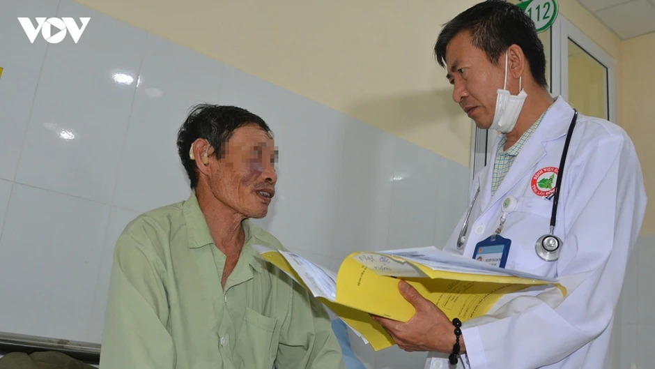 4 người nhập viện sau bữa cơm có nấm rừng
