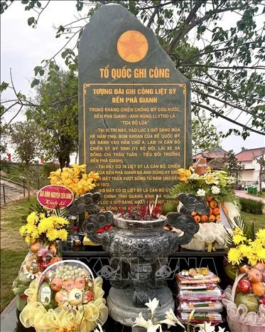 51 năm thống nhất đất nước: Người mở luồng trong lửa đạn sông Gianh 51 năm thống nhất đất nước: Người mở luồng trong lửa đạn sông Gianh
