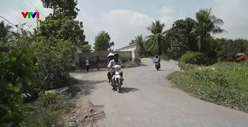 6 năm chưa xong 11 km đường, người dân thấp thỏm chờ ngày thông tuyến 6 năm chưa xong 11 km đường, người dân thấp thỏm chờ ngày thông tuyến