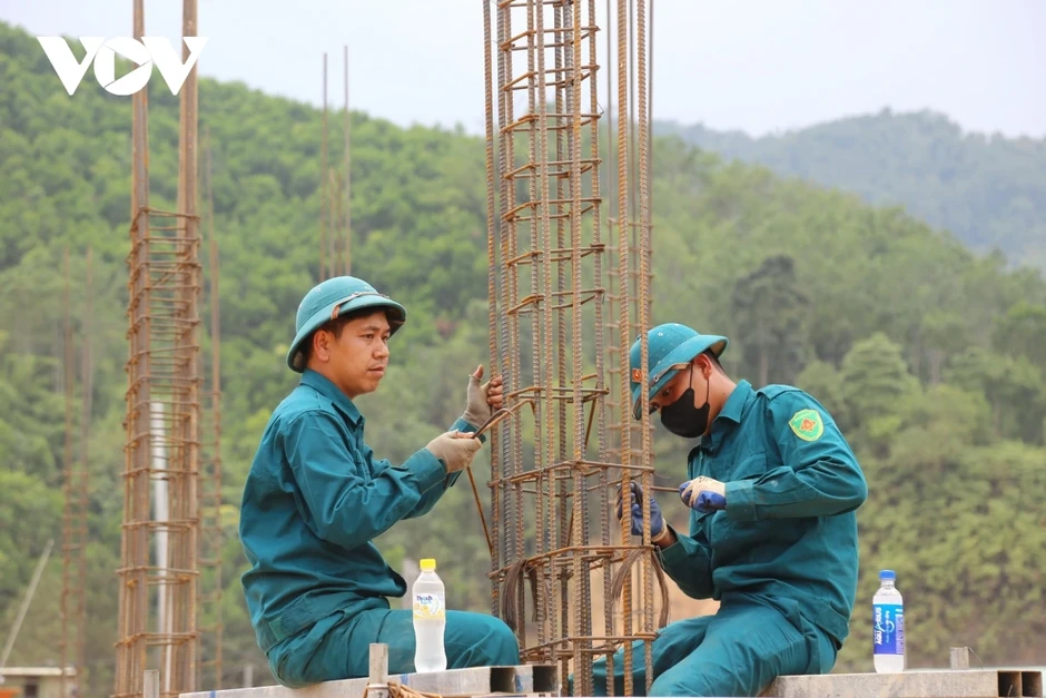 6 trường biên giới ở Đà Nẵng: Chỉ định thầu, “trải thảm” vẫn chậm tiến độ 6 trường biên giới ở Đà Nẵng: Chỉ định thầu, “trải thảm” vẫn chậm tiến độ