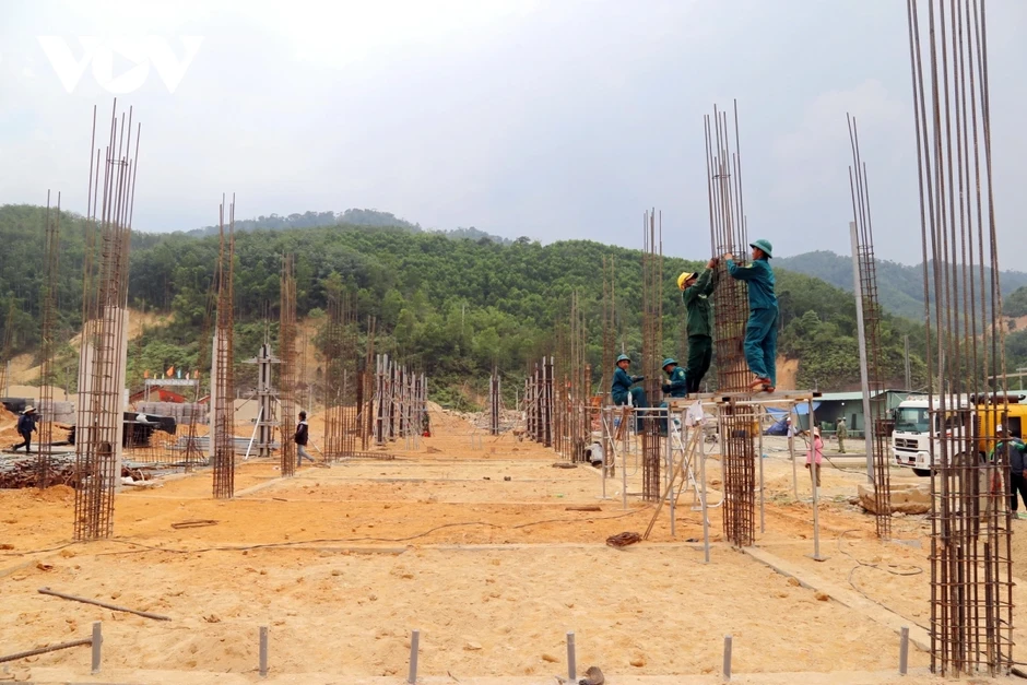 6 trường biên giới ở Đà Nẵng: Chỉ định thầu, “trải thảm” vẫn chậm tiến độ 6 trường biên giới ở Đà Nẵng: Chỉ định thầu, “trải thảm” vẫn chậm tiến độ