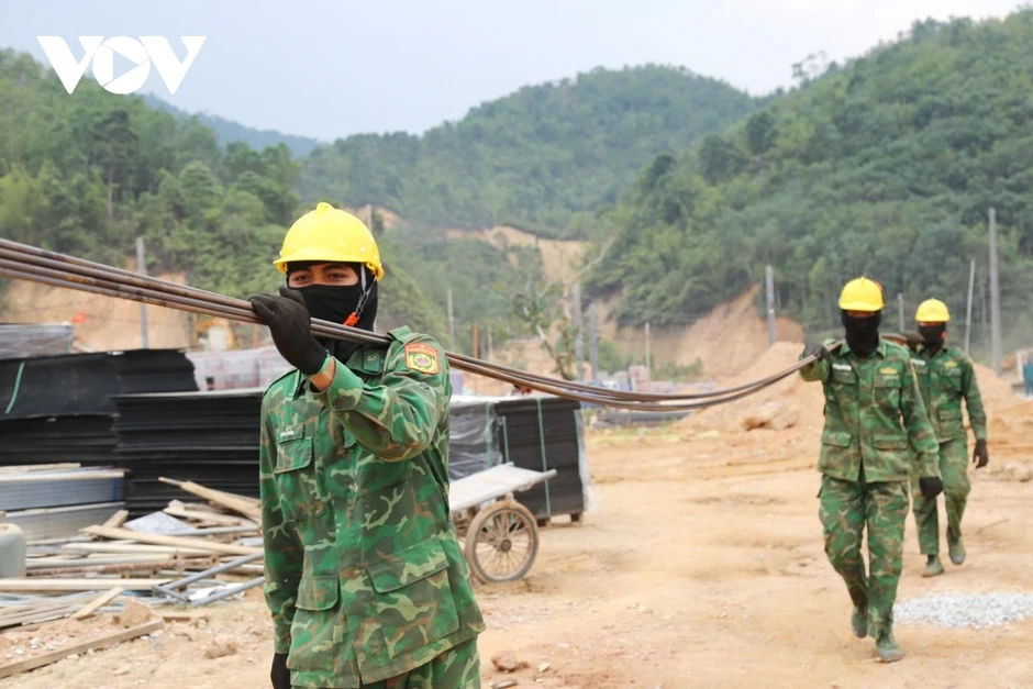 6 trường biên giới ở Đà Nẵng: Chỉ định thầu, “trải thảm” vẫn chậm tiến độ 6 trường biên giới ở Đà Nẵng: Chỉ định thầu, “trải thảm” vẫn chậm tiến độ
