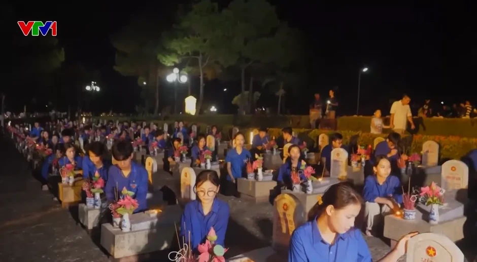 74.000 ngọn nến tri ân anh hùng liệt sĩ ở Quảng Trị 74.000 ngọn nến tri ân anh hùng liệt sĩ ở Quảng Trị