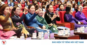 789 đại biểu tham dự Phiên làm việc thứ nhất Đại hội đại biểu Phụ nữ toàn quốc
