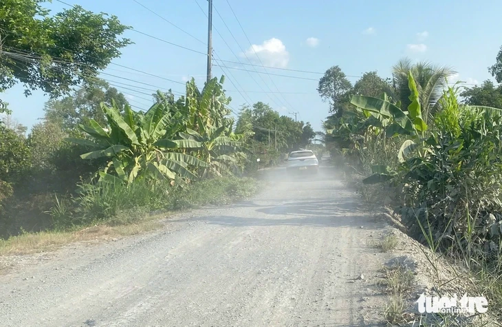 8km đường nông thôn thi công hơn một năm chỉ được 24% tiến độ 8km đường nông thôn thi công hơn một năm chỉ được 24% tiến độ