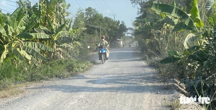8km đường nông thôn thi công hơn một năm chỉ được 24% tiến độ 8km đường nông thôn thi công hơn một năm chỉ được 24% tiến độ