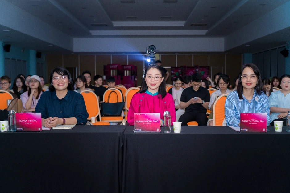 Ai đang điều khiển: Con người hay AI? Ai đang điều khiển: Con người hay AI?