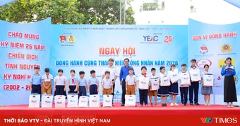 Ấm áp chuỗi hoạt động chăm lo thanh niên công nhân và thiếu nhi khó khăn