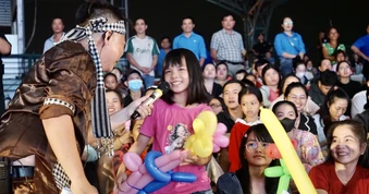 Ấm áp đêm hội trăng rằm cho con công nhân