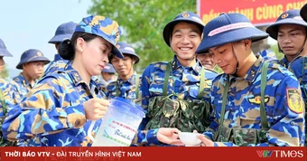 Ấm tình “Bát nước thao trường” tiếp sức chiến sĩ mới