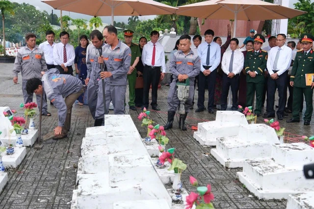 An Giang: Lấy mẫu sinh phẩm hài cốt liệt sỹ chưa xác định danh tính An Giang: Lấy mẫu sinh phẩm hài cốt liệt sỹ chưa xác định danh tính