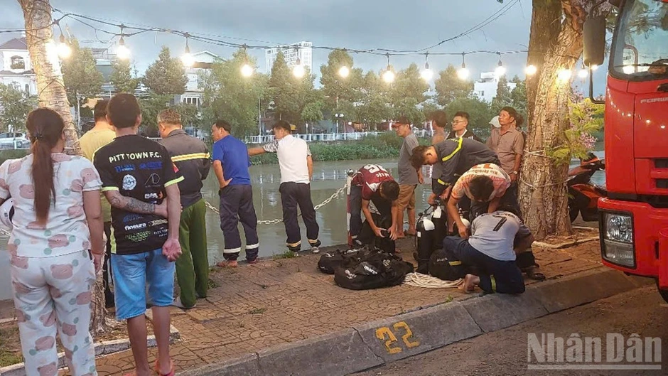 An Giang: Ra chơi bờ sông Long Xuyên, một bé trai đuối nước tử vong, một mất tích An Giang: Ra chơi bờ sông Long Xuyên, một bé trai đuối nước tử vong, một mất tích