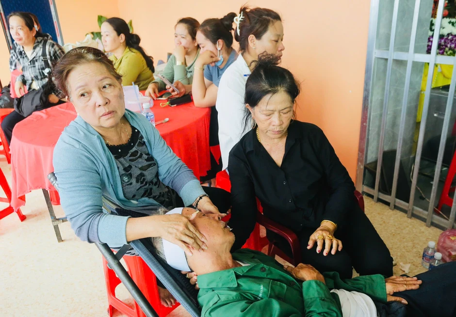 Án mạng ở Tây Ninh và tiếng nấc nghẹn của người đàn ông khi cùng lúc mất vợ, con và cháu Án mạng ở Tây Ninh và tiếng nấc nghẹn của người đàn ông khi cùng lúc mất vợ, con và cháu