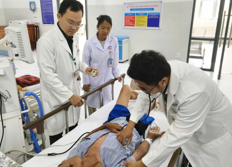 An ninh hàng không Côn Đảo: Kịp thời hỗ trợ chuyến bay trực thăng cấp cứu bệnh nhân An ninh hàng không Côn Đảo: Kịp thời hỗ trợ chuyến bay trực thăng cấp cứu bệnh nhân