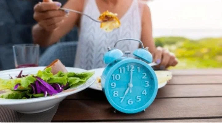 Ăn tối lúc mấy giờ để tiêu hóa tốt và ngủ ngon? Ăn tối lúc mấy giờ để tiêu hóa tốt và ngủ ngon?