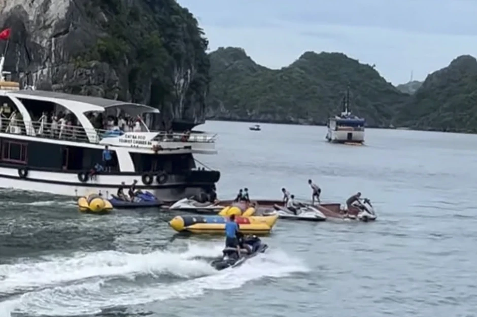 Anh trai ám ảnh nhớ lại khoảnh khắc bất lực giữ tay em gái giữa vịnh Lan Hạ Anh trai ám ảnh nhớ lại khoảnh khắc bất lực giữ tay em gái giữa vịnh Lan Hạ