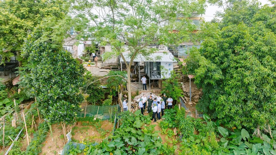Áp dụng biện pháp khẩn cấp ứng phó sự cố sụt lún bờ sông Thao Áp dụng biện pháp khẩn cấp ứng phó sự cố sụt lún bờ sông Thao