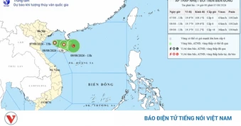 Áp thấp nhiệt đới trên Biển Đông gây gió mạnh, biển động