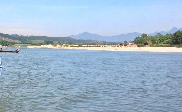 Ba học sinh ở Quảng Ngãi bị nước cuốn tử vong khi tắm sông Ba học sinh ở Quảng Ngãi bị nước cuốn tử vong khi tắm sông