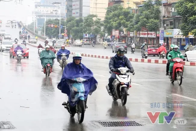 Bắc Bộ mưa dông, có nơi trên 80mm, Nam Bộ nắng nóng Bắc Bộ mưa dông, có nơi trên 80mm, Nam Bộ nắng nóng