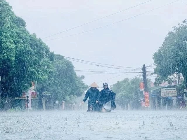 Bắc Bộ, Nam Bộ mưa lớn cục bộ, nguy cơ lốc sét và ngập úng Bắc Bộ, Nam Bộ mưa lớn cục bộ, nguy cơ lốc sét và ngập úng