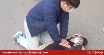 Bác sĩ kịp thời ép tim cứu sống nam thanh niên bị tai nạn giao thông