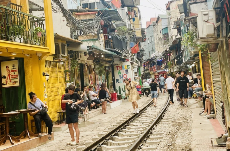 Bài 1: SOS về thái độ chủ quan của người dân Bài 1: SOS về thái độ chủ quan của người dân