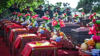 Bài 2: Trả lại danh tính cho các liệt sĩ