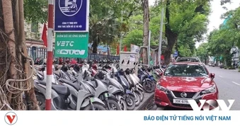 Bãi giữ xe Hà Nội chạy đua trước giờ “không tiền mặt”