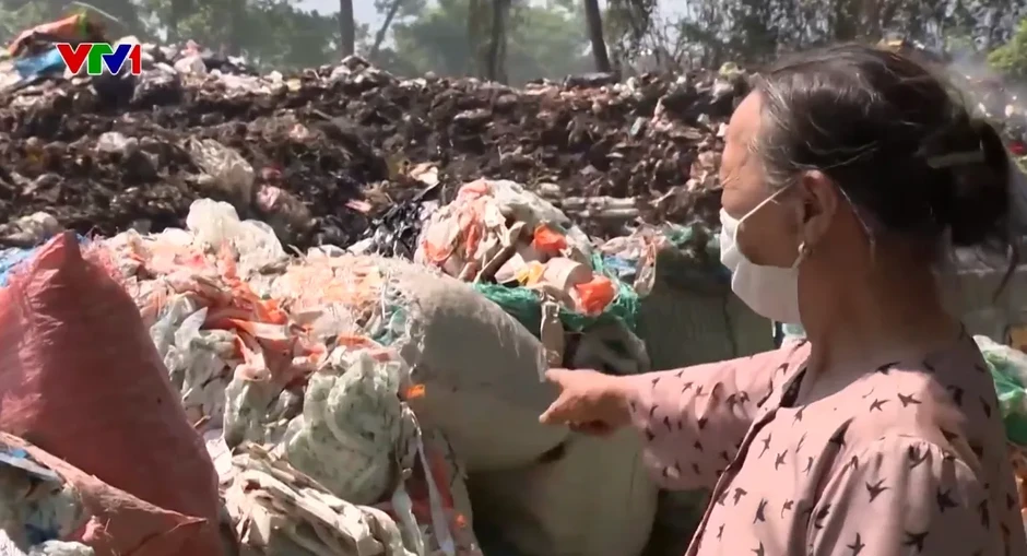 Bãi rác gần khu dân cư quá tải, khói bốc mù mịt, ảnh hưởng nhiều hộ dân ở Ninh Bình Bãi rác gần khu dân cư quá tải, khói bốc mù mịt, ảnh hưởng nhiều hộ dân ở Ninh Bình