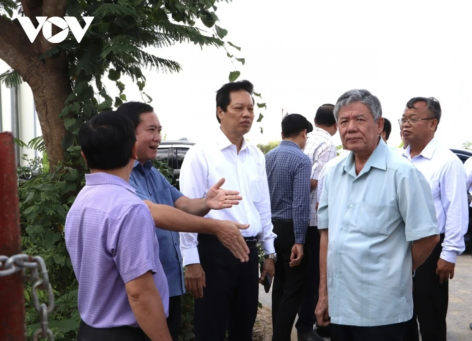 Bãi rác Long Chánh (Đồng Tháp) ô nhiễm, người dân mòn mỏi chờ giải pháp