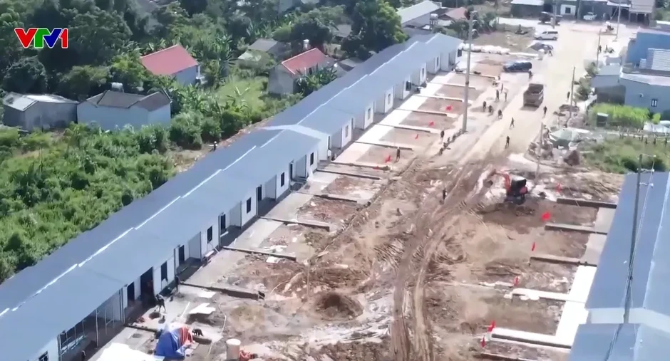 Bàn giao 24 căn nhà cho người dân vùng lũ Mường Than vào 5/8 Bàn giao 24 căn nhà cho người dân vùng lũ Mường Than vào 5/8