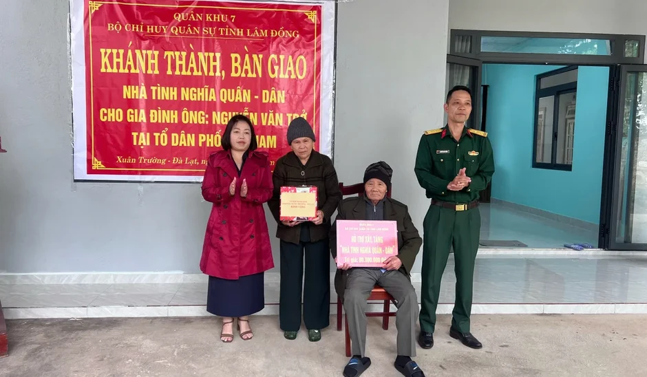 Bàn giao "Nhà tình nghĩa Quân - Dân" cho cựu chiến binh khó khăn tại Lâm Đồng