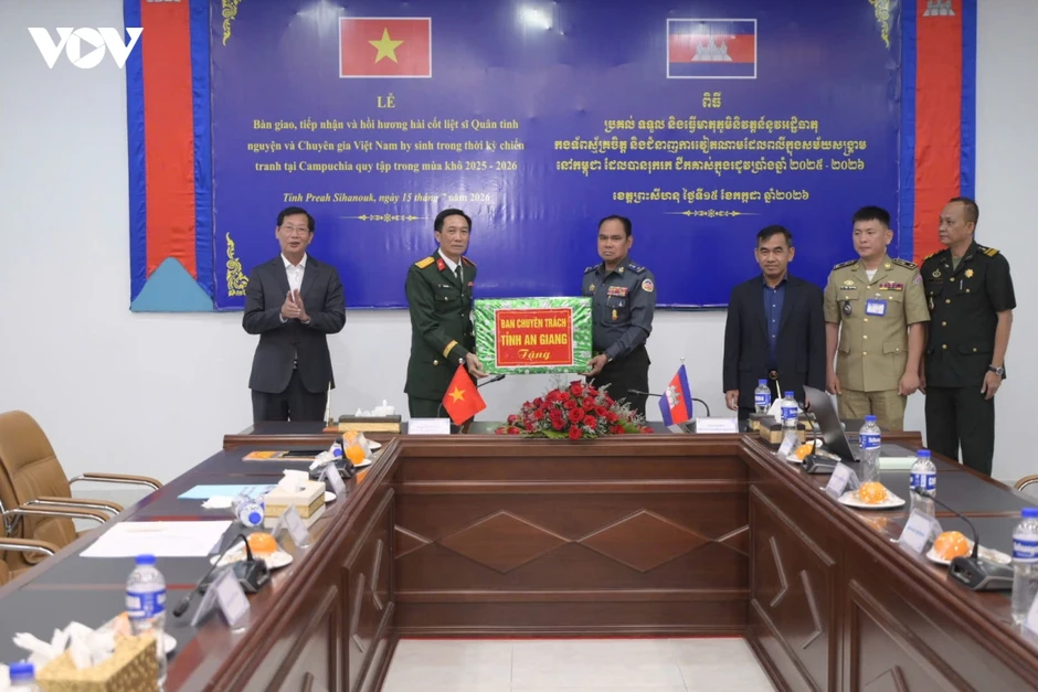 Bàn giao, tiếp nhận hài cốt liệt sĩ quân tình nguyện và chuyên gia Việt Nam Bàn giao, tiếp nhận hài cốt liệt sĩ quân tình nguyện và chuyên gia Việt Nam