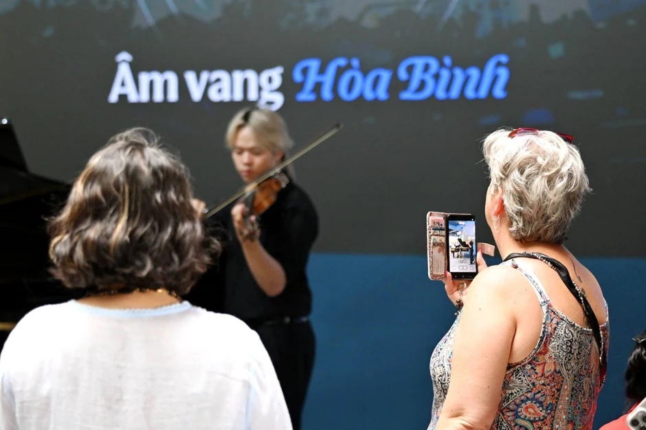 'Bản hòa ca nghệ thuật' lan tỏa không khí 30/4 - 1/5 tại TP Hồ Chí Minh 'Bản hòa ca nghệ thuật' lan tỏa không khí 30/4 - 1/5 tại TP Hồ Chí Minh