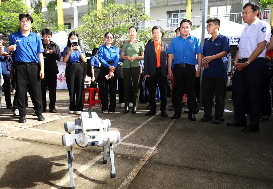 Bạn trẻ trải nghiệm công nghệ, lan tỏa lối sống xanh Bạn trẻ trải nghiệm công nghệ, lan tỏa lối sống xanh