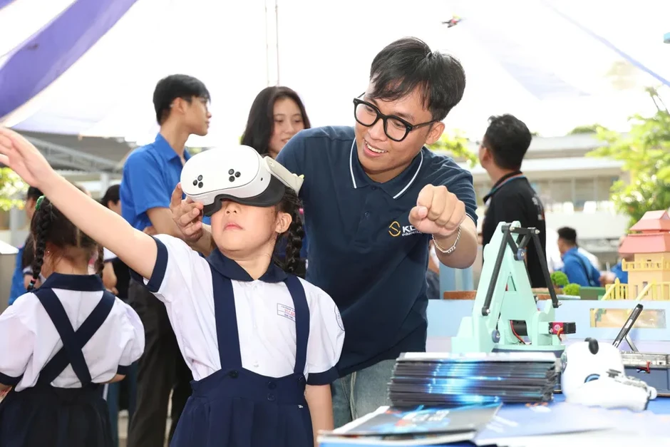 Bạn trẻ trải nghiệm công nghệ, lan tỏa lối sống xanh Bạn trẻ trải nghiệm công nghệ, lan tỏa lối sống xanh