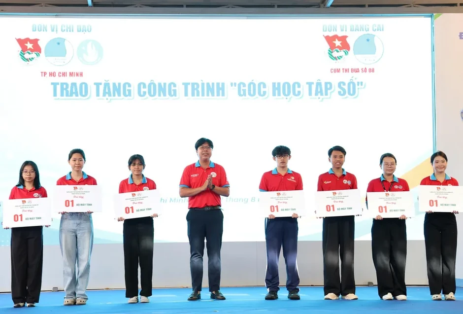 Bạn trẻ trải nghiệm công nghệ, lan tỏa lối sống xanh Bạn trẻ trải nghiệm công nghệ, lan tỏa lối sống xanh