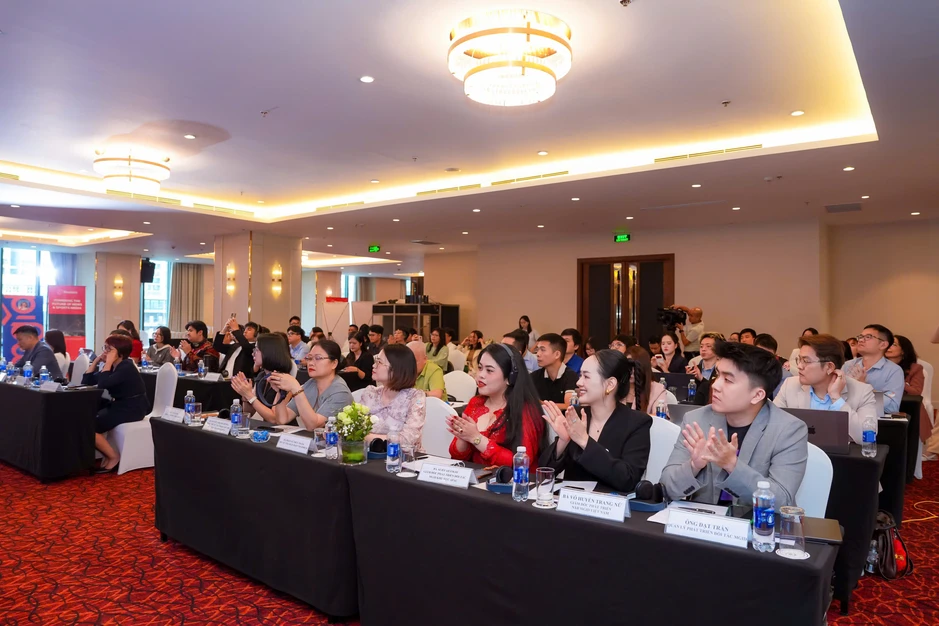 Báo chí hướng tới giá trị bền vững và niềm tin lâu dài trong thời đại AI Báo chí hướng tới giá trị bền vững và niềm tin lâu dài trong thời đại AI