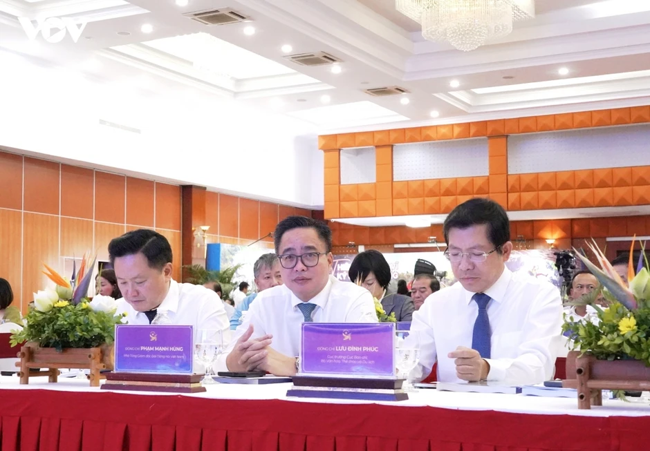 Báo chí là “cầu nối mềm” giữa hình ảnh quốc gia và du khách, cộng đồng quốc tế Báo chí là “cầu nối mềm” giữa hình ảnh quốc gia và du khách, cộng đồng quốc tế
