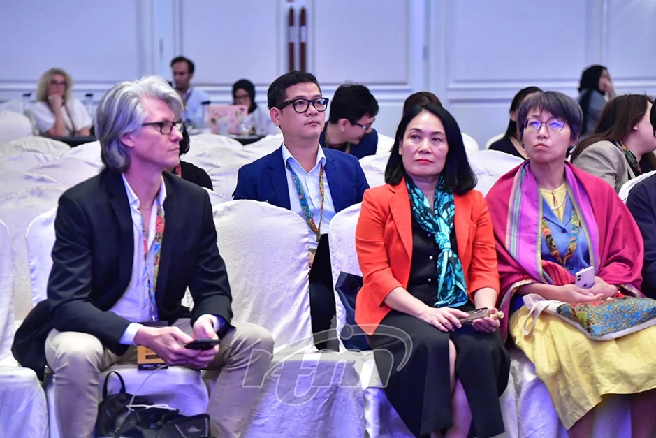Báo chí phải chủ động tìm đến người trẻ thì mới cạnh tranh được với mạng xã hội Báo chí phải chủ động tìm đến người trẻ thì mới cạnh tranh được với mạng xã hội