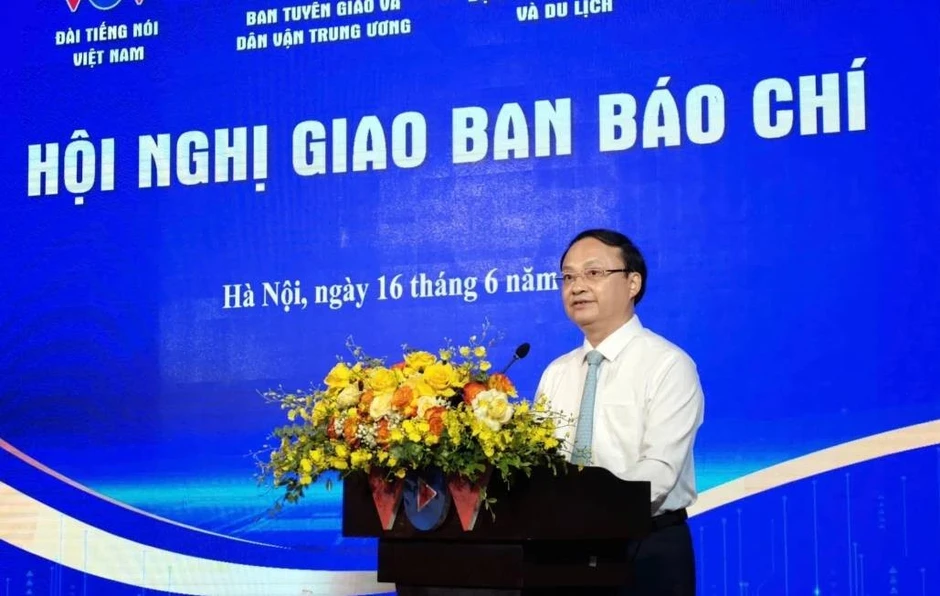 Báo chí phải dẫn dắt thông tin, tham gia kiến tạo chính sách Báo chí phải dẫn dắt thông tin, tham gia kiến tạo chính sách