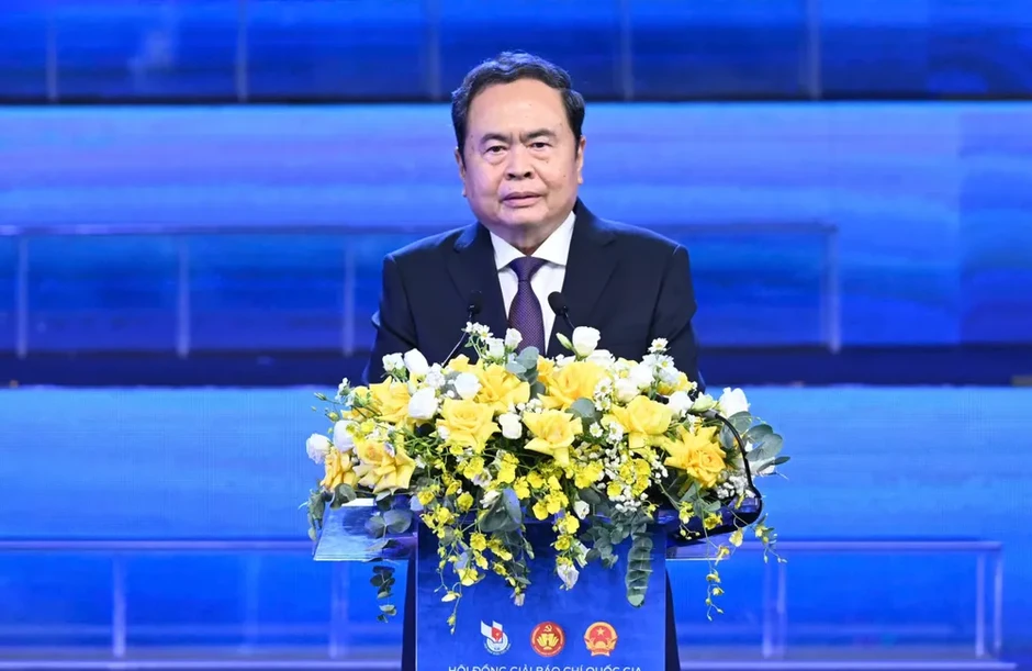 Báo chí phải tiên phong đổi mới để gánh vác trách nhiệm lớn hơn Báo chí phải tiên phong đổi mới để gánh vác trách nhiệm lớn hơn